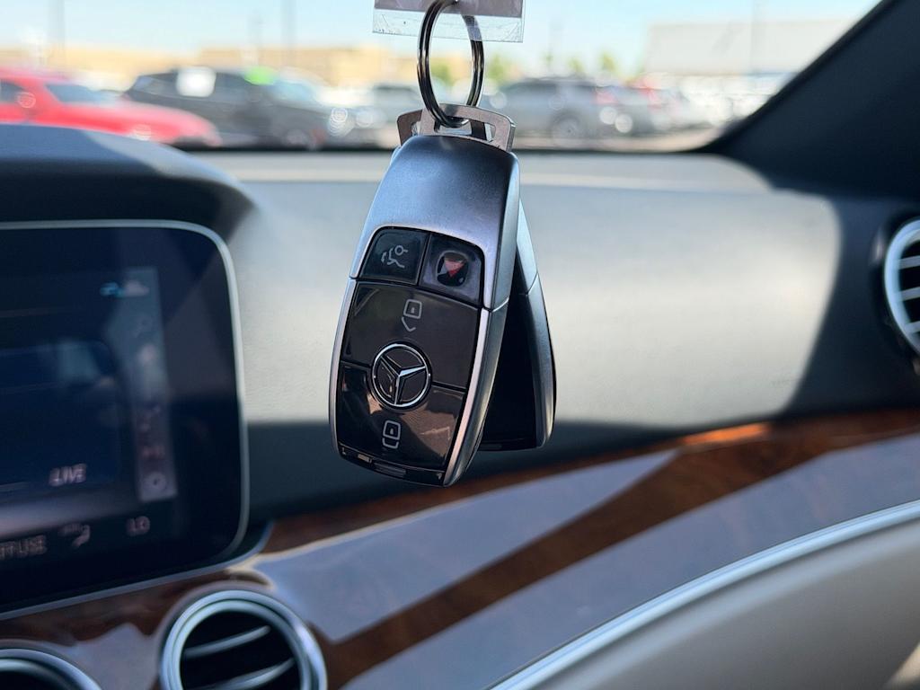 Thumbnail: 2019 Mercedes-Benz E-Class - 27