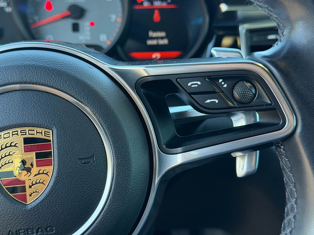 Thumbnail: 2016 Porsche Macan - 14