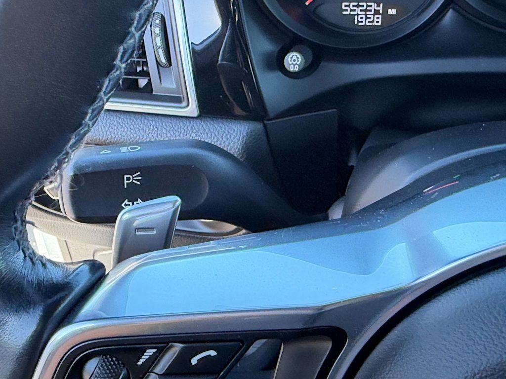 Thumbnail: 2016 Porsche Macan - 8