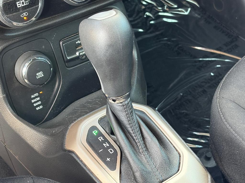 Thumbnail: 2017 Jeep Renegade - 13