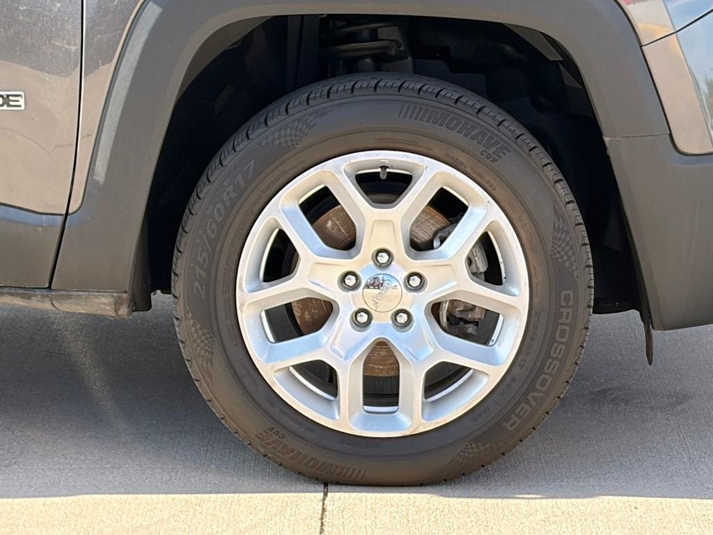 Thumbnail: 2017 Jeep Renegade - 7