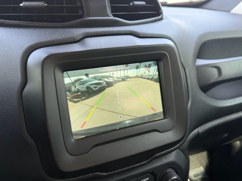 Thumbnail: 2020 Jeep Renegade - 19