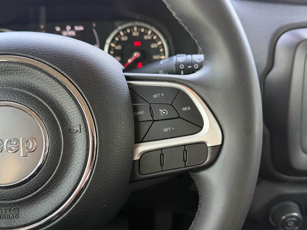 Thumbnail: 2020 Jeep Renegade - 23