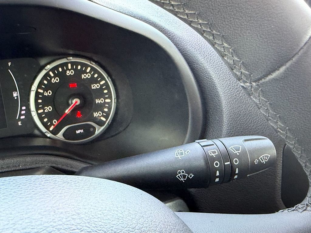 Thumbnail: 2020 Jeep Renegade - 25
