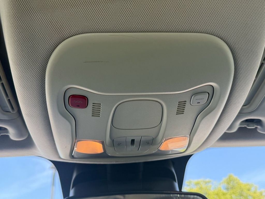 Thumbnail: 2020 Jeep Renegade - 28