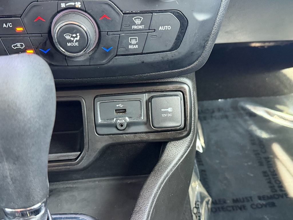 Thumbnail: 2020 Jeep Renegade - 21