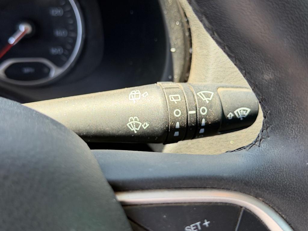 Thumbnail: 2019 Jeep Renegade - 17