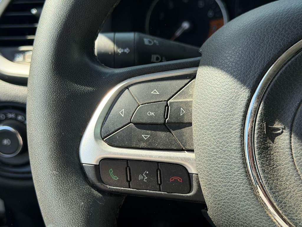 Thumbnail: 2019 Jeep Renegade - 15
