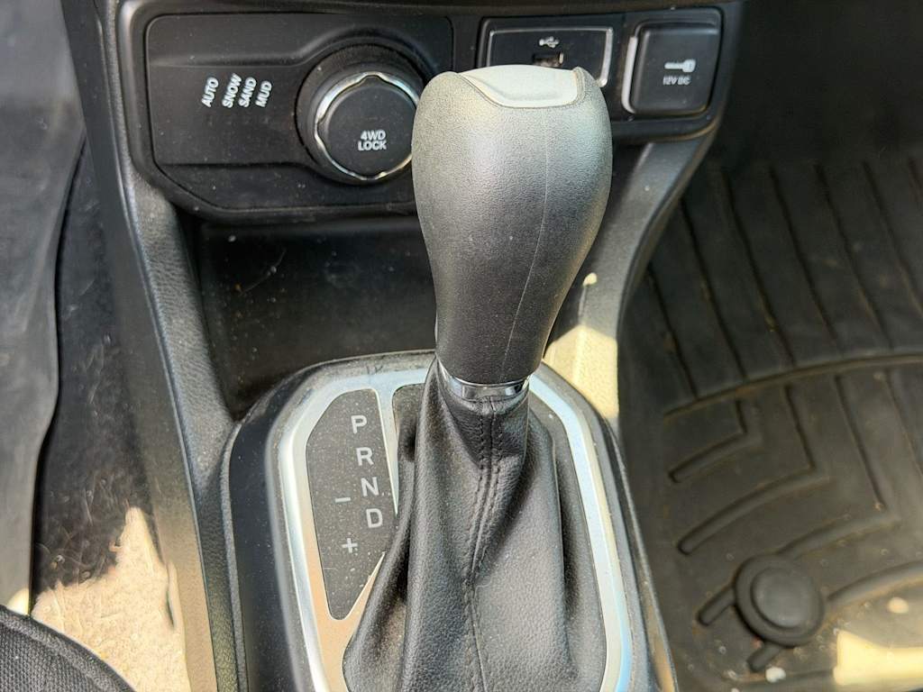 Thumbnail: 2019 Jeep Renegade - 6