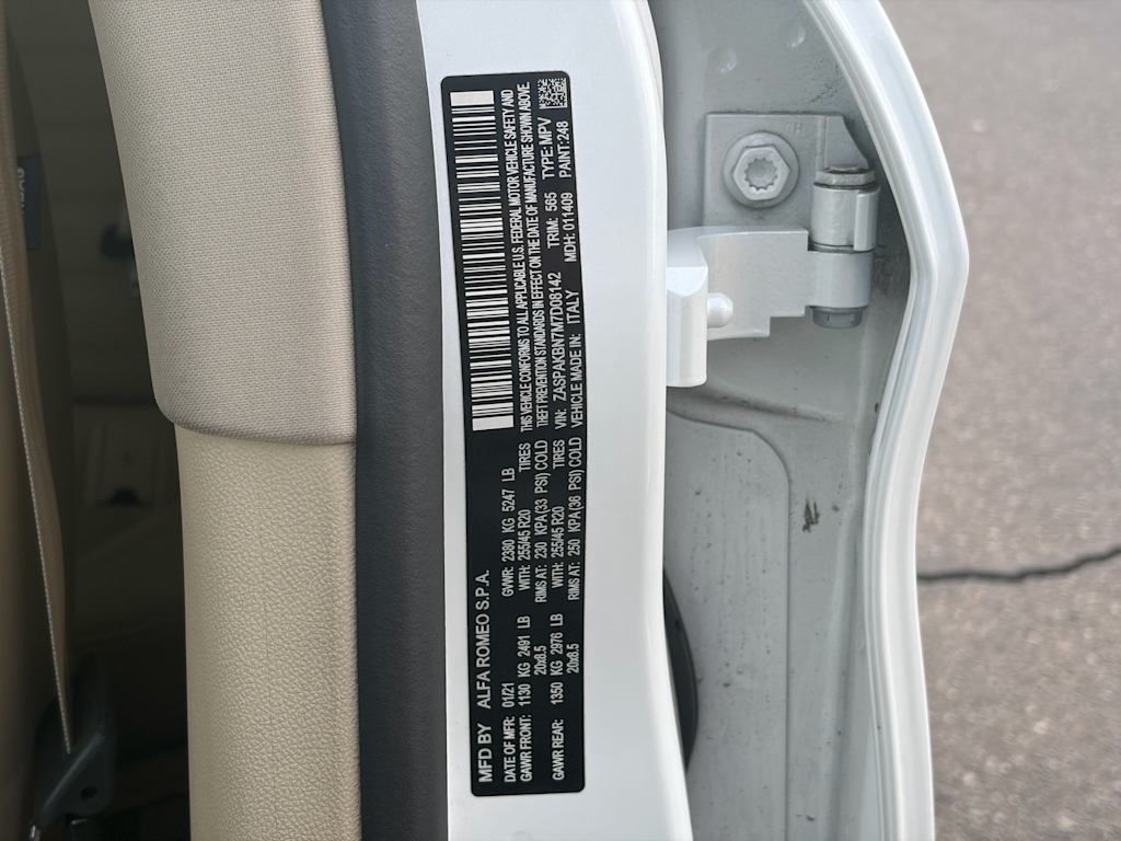 Thumbnail: 2021 Alfa Romeo Stelvio - 16