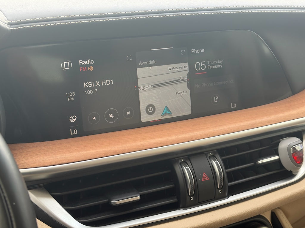 Thumbnail: 2021 Alfa Romeo Stelvio - 12