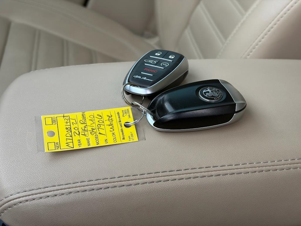 Thumbnail: 2021 Alfa Romeo Stelvio - 15