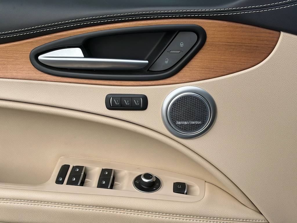 Thumbnail: 2021 Alfa Romeo Stelvio - 24