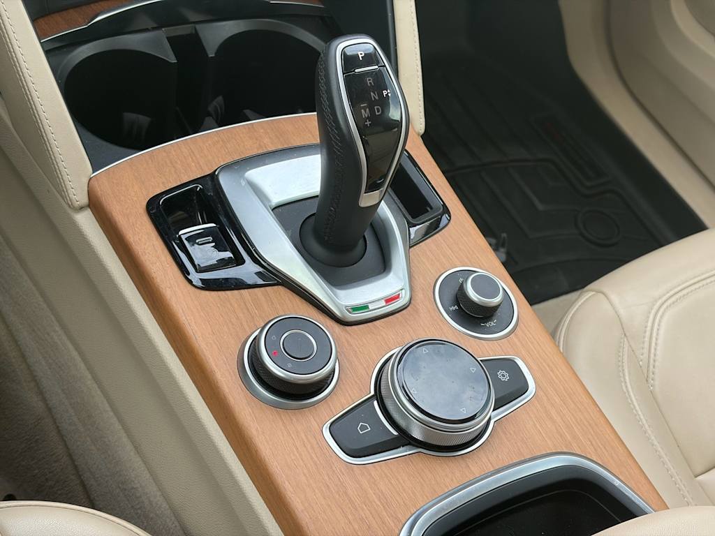 Thumbnail: 2021 Alfa Romeo Stelvio - 13