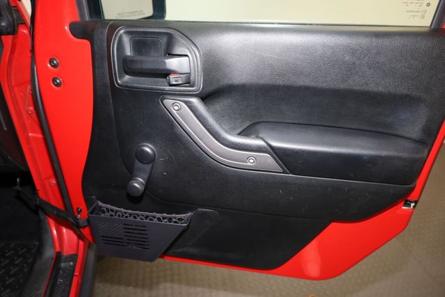 Thumbnail: 2017 Jeep Wrangler - 31