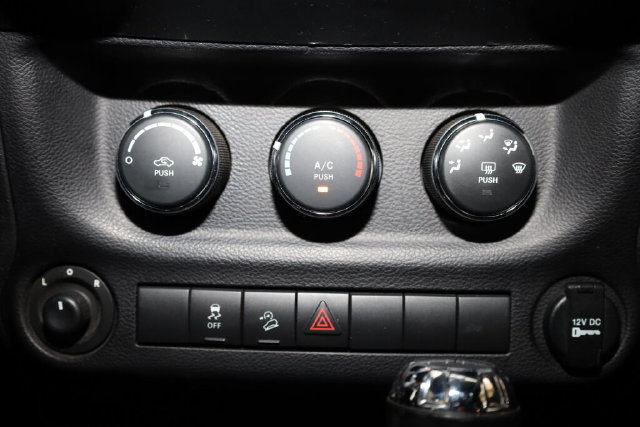 Thumbnail: 2014 Jeep Wrangler - 28