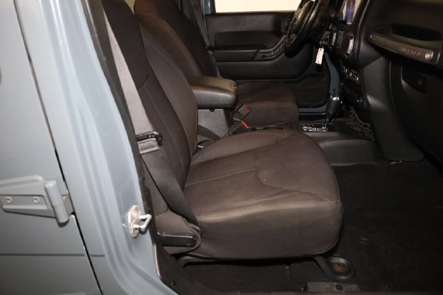 Thumbnail: 2014 Jeep Wrangler - 32