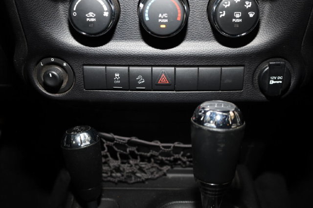Thumbnail: 2014 Jeep Wrangler - 29