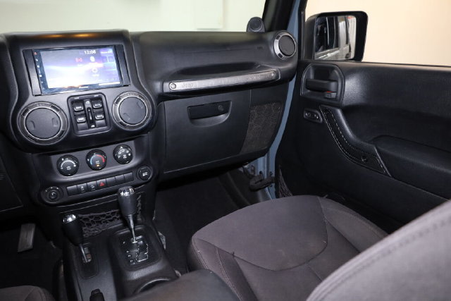 Thumbnail: 2014 Jeep Wrangler - 25