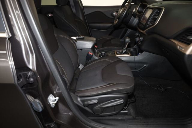 Thumbnail: 2015 Jeep Cherokee - 39