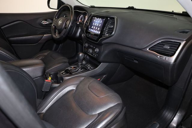 Thumbnail: 2019 Jeep Cherokee - 38