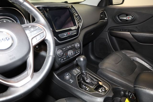 Thumbnail: 2019 Jeep Cherokee - 9