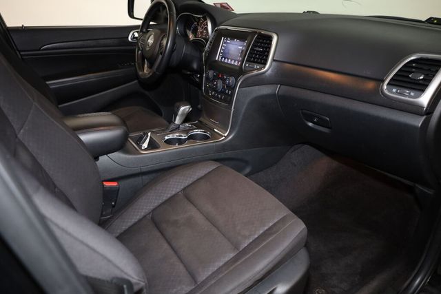 Thumbnail: 2018 Jeep Grand Cherokee - 11