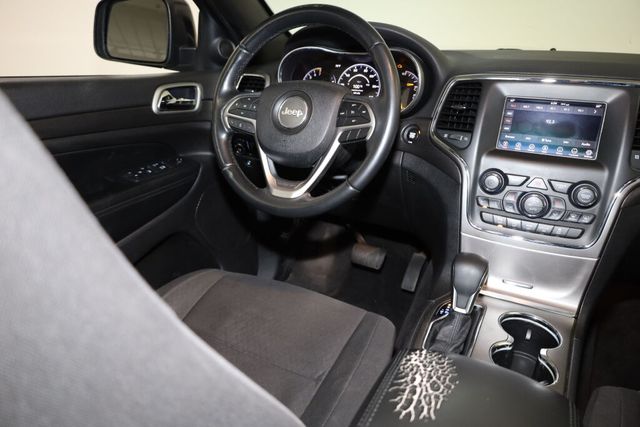 Thumbnail: 2018 Jeep Grand Cherokee - 13