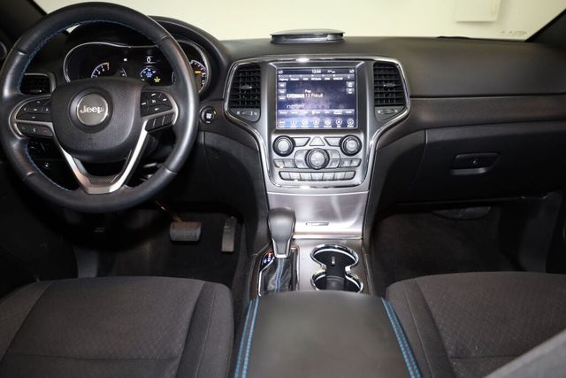 Thumbnail: 2018 Jeep Grand Cherokee - 14