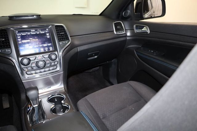 Thumbnail: 2018 Jeep Grand Cherokee - 30