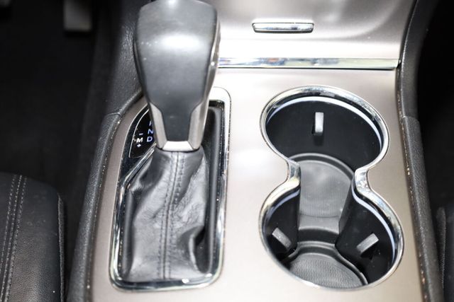 Thumbnail: 2019 Jeep Grand Cherokee - 16