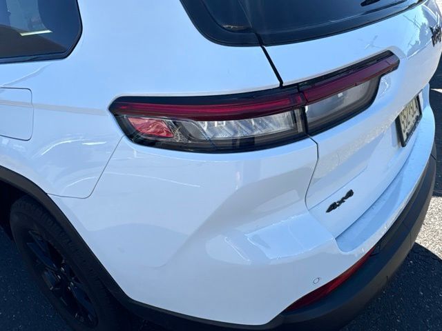 Thumbnail: 2024 Jeep Grand Cherokee L - 24