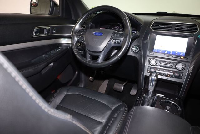 Thumbnail: 2016 Ford Explorer - 13