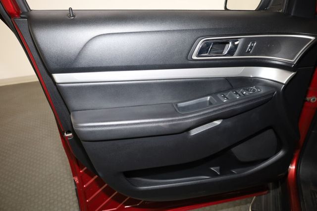 Thumbnail: 2016 Ford Explorer - 26