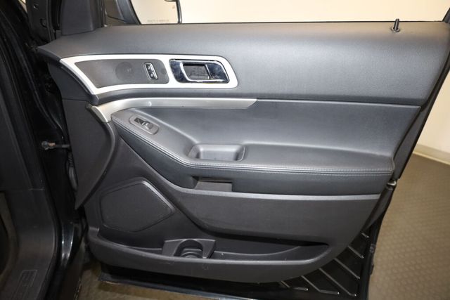 Thumbnail: 2013 Ford Explorer - 36