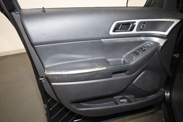 Thumbnail: 2013 Ford Explorer - 26