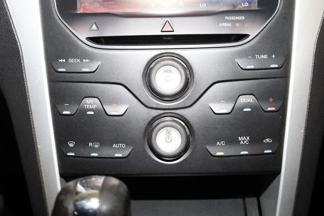 Thumbnail: 2013 Ford Explorer - 16