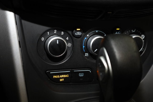 Thumbnail: 2016 Ford Escape - 33
