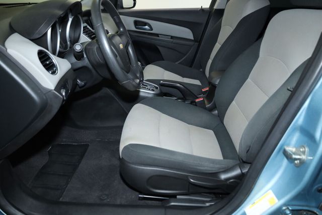 Thumbnail: 2012 Chevrolet Cruze - 10