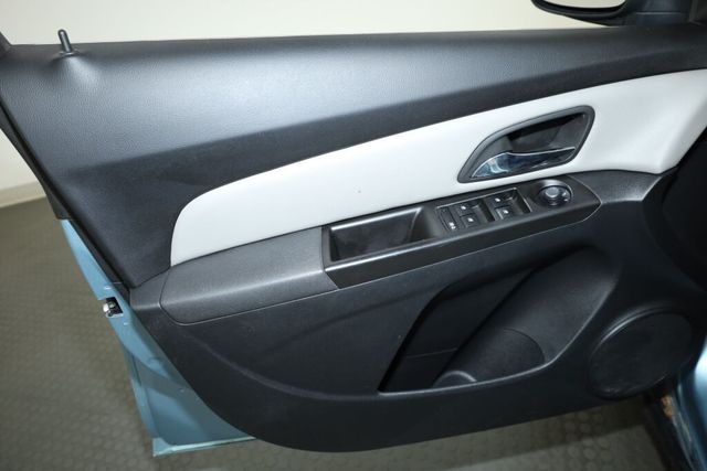 Thumbnail: 2012 Chevrolet Cruze - 27