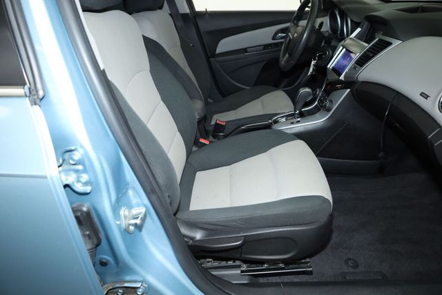 Thumbnail: 2012 Chevrolet Cruze - 11