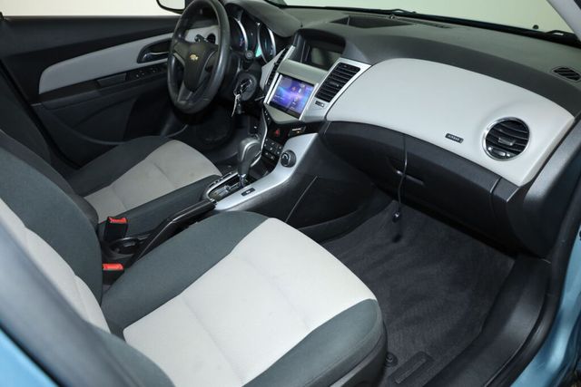 Thumbnail: 2012 Chevrolet Cruze - 35