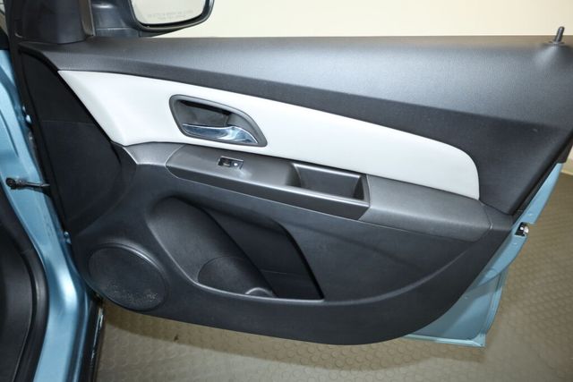 Thumbnail: 2012 Chevrolet Cruze - 34