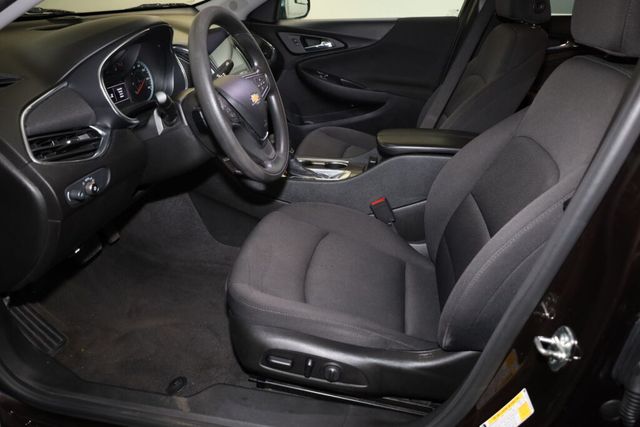 Thumbnail: 2021 Chevrolet Malibu - 10