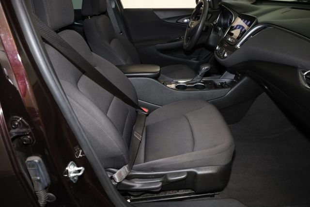 Thumbnail: 2021 Chevrolet Malibu - 11