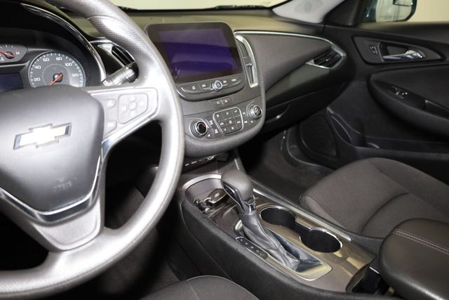 Thumbnail: 2021 Chevrolet Malibu - 9