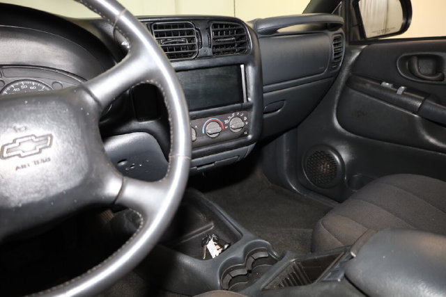 Thumbnail: 2003 Chevrolet S-10 - 11