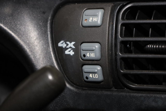 Thumbnail: 2003 Chevrolet S-10 - 33