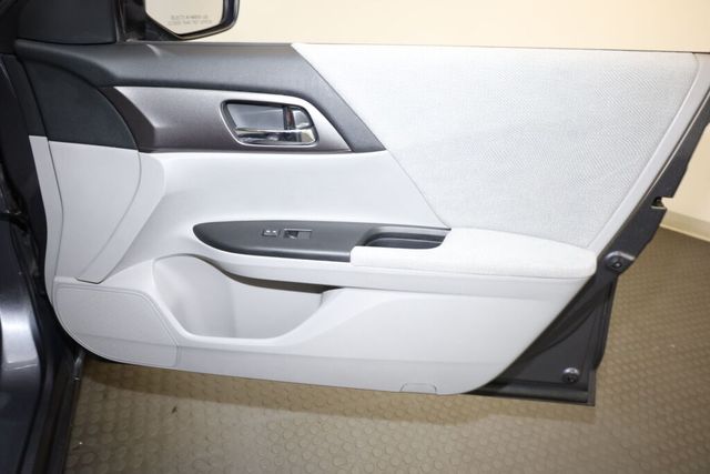 Thumbnail: 2013 Honda Accord - 32