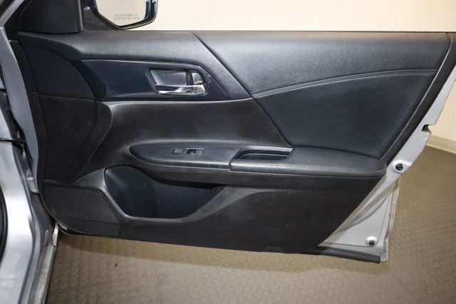 Thumbnail: 2013 Honda Accord - 33